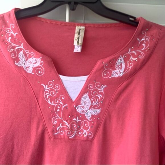 EUC DECORATED ORIGINALS TOP  - Picture 4 of 7